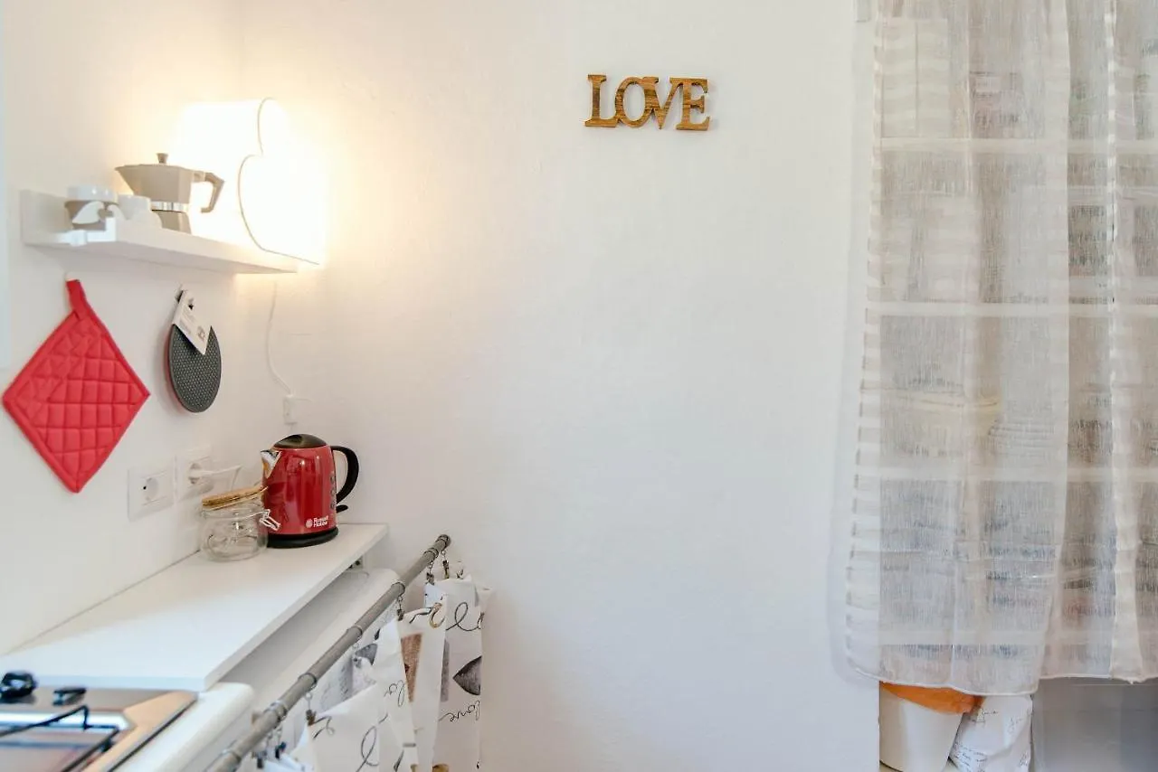 Red Passion Apartment Cernobbio