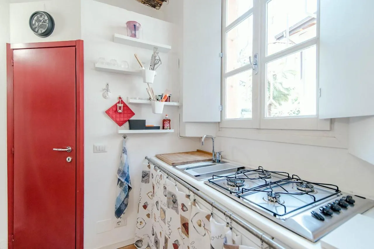 Red Passion Apartment Cernobbio