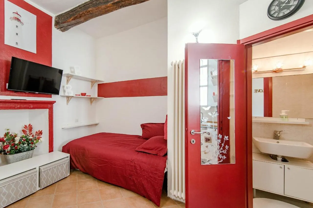 Red Passion Apartment Cernobbio