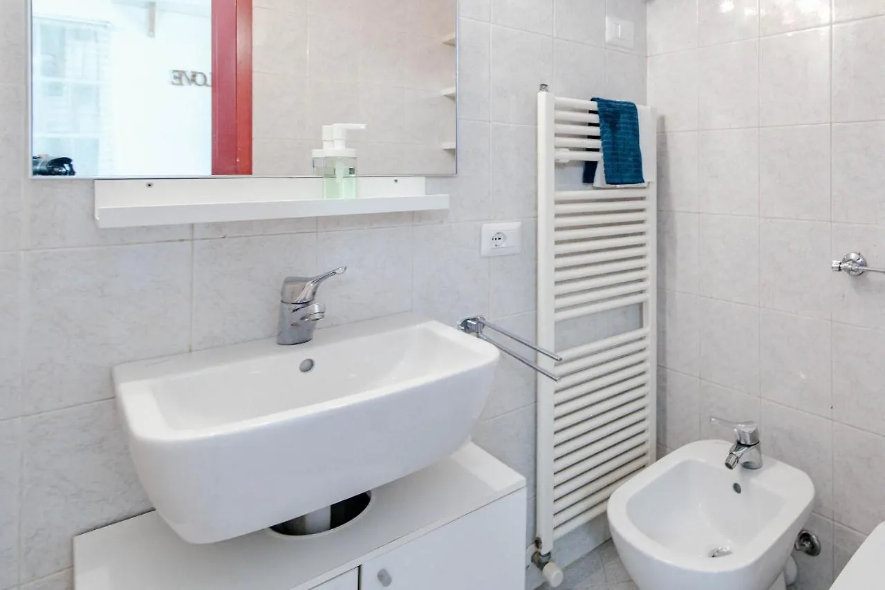 Red Passion Apartment Cernobbio